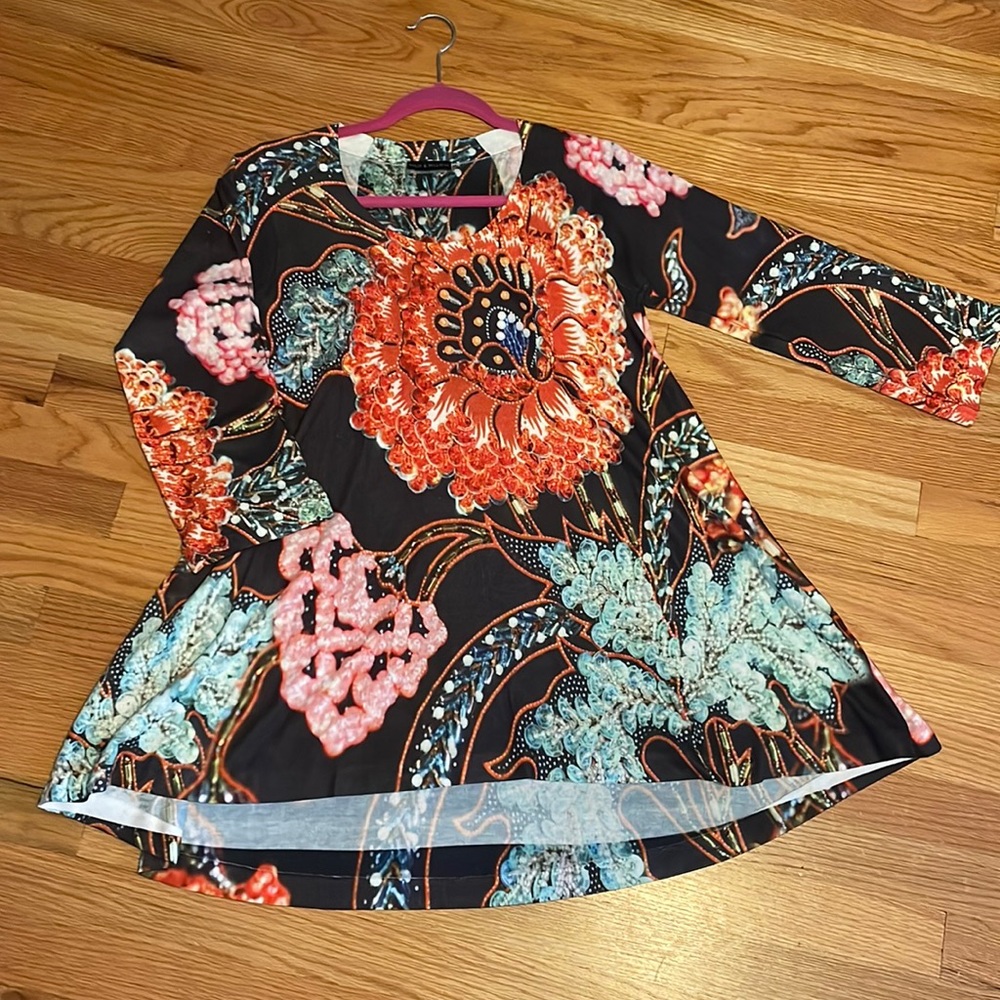 Nally & Millie Hi-Lo Tunic Top
